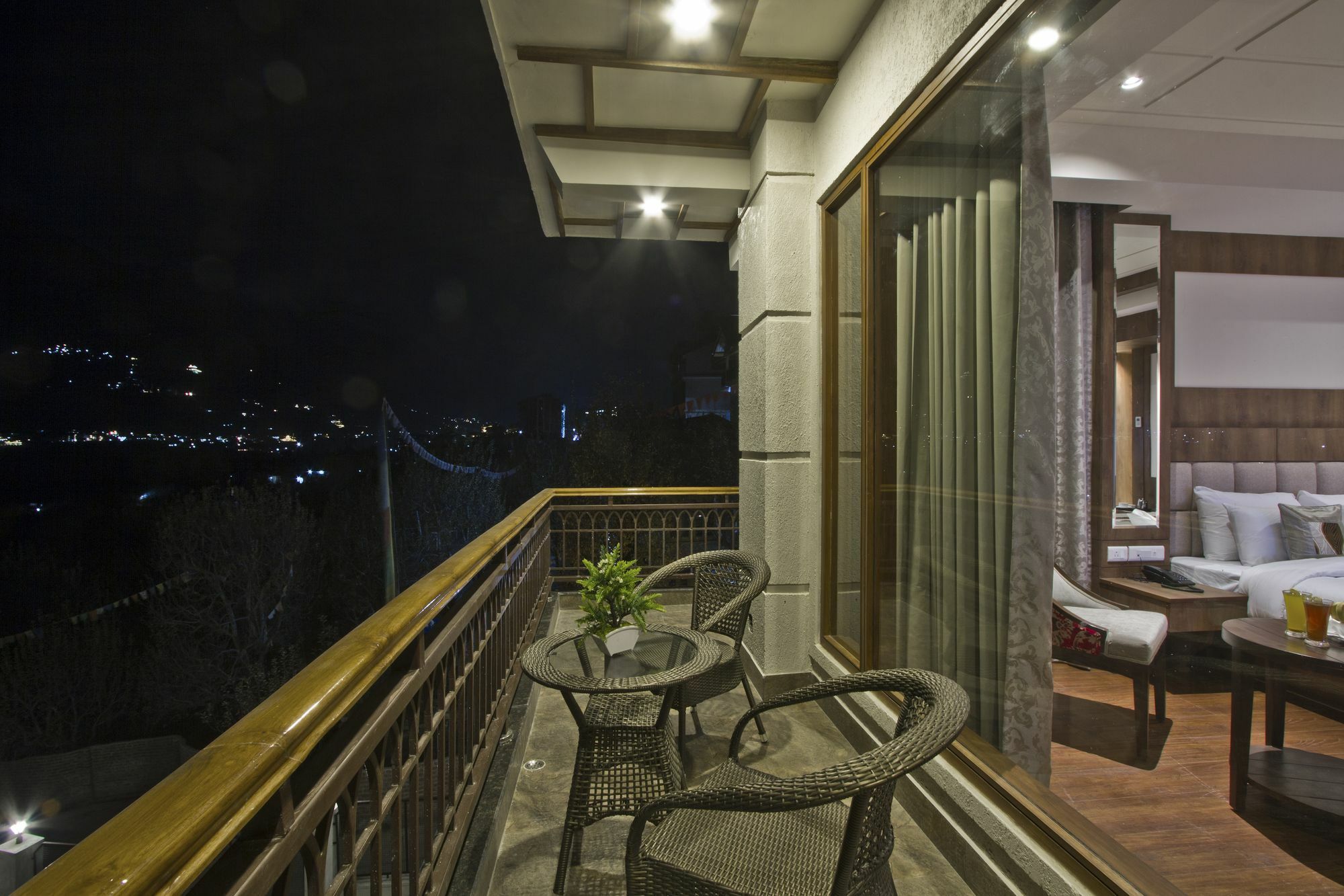 Alokik Resort- Pure Veg Manali  Exterior photo
